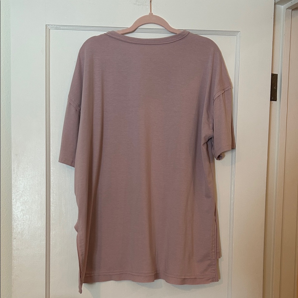 Elegant Mauve Short Sleeve Tee - Picture 5 of 5